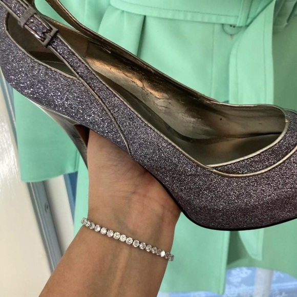 Guess Blue Glittery Open heels with a 4" black heel 8 1/2
glitter heels - Picture 4 of 7